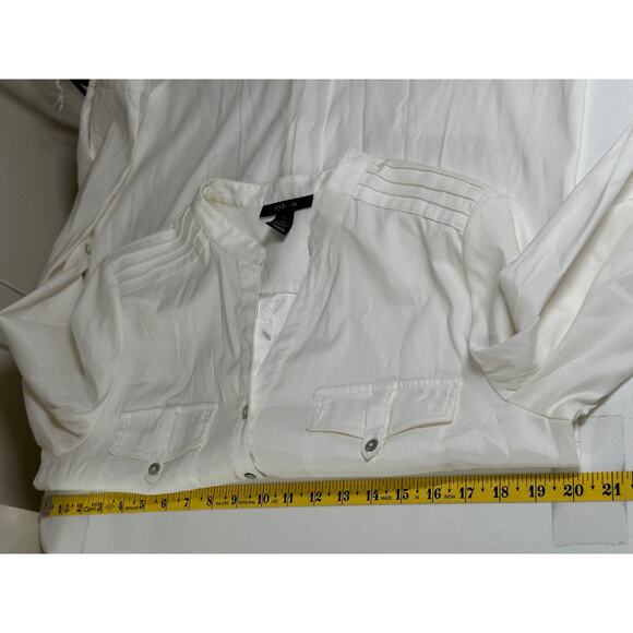 Style & Co Top Women 10 Ivory Satiny Button Up Long Sleeve Clean Girl Minimalist - Picture 8 of 9